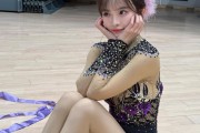 舞动光影间 韵律与力量的柔美交响