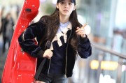 欧阳娜娜携琴而行与乐迷温暖邂逅