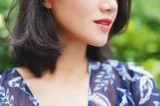 朱丹蓝色印花长裙演绎公园悠然时光清新温婉气质如画