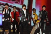 不红了？17年前他输给陈楚生，如今靠吐槽活成顶流