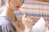 纯真与魅惑的交织：当JK制服邂逅短发与网袜