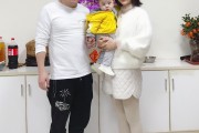 主持人姗娜的日常定格：丝袜美腿与素颜真实的魅力瞬间