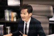 51岁钟汉良新剧霸屏、综艺连轴转，隐婚离婚未解之谜后，他选择这样活