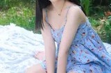 雨霁青草香，少女笑颜映晨光