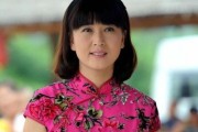 从二人转女王到地产富豪妻，45岁高龄产女背后