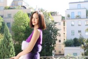 张歆艺初秋纽约街拍演绎多元风尚