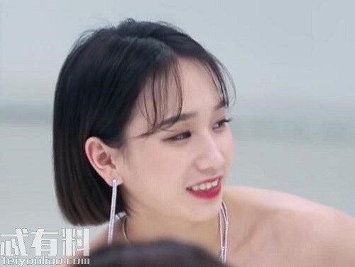 关婷娜43岁仍单身，被赵本山“捧红”背后的真相