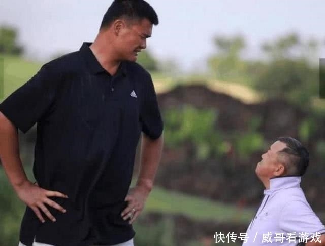 网友对姚明女儿身高讨论的社交动态截图