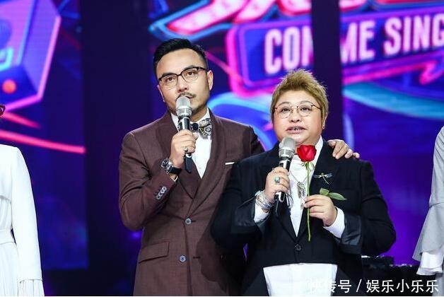 韩红在访谈节目中回应此事的截图画面