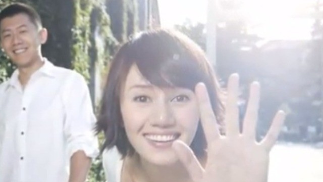 袁泉在访谈节目中谈及感情哽咽落泪的画面