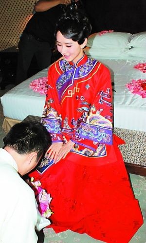胡静朱兆祥婚礼现场照片，婚纱照与盛大婚宴场景